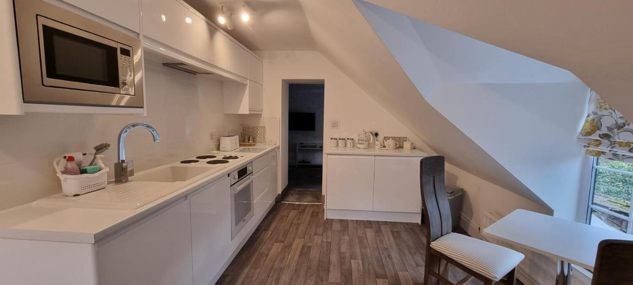 Modern And Spacious 2 Bedroom Apartment With Free Parking Llansantffraid Llansantffraid Glyn Ceiriog المظهر الخارجي الصورة