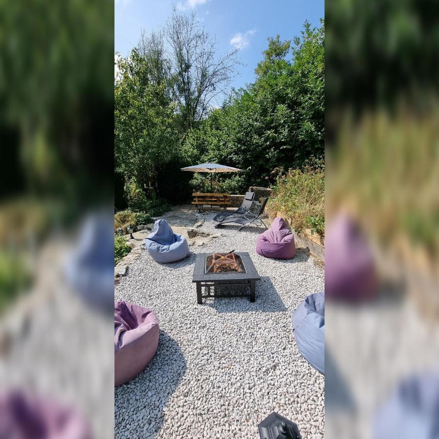 Modern And Spacious 2 Bedroom Apartment With Free Parking Llansantffraid Llansantffraid Glyn Ceiriog المظهر الخارجي الصورة