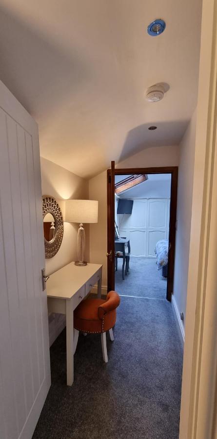 Modern And Spacious 2 Bedroom Apartment With Free Parking Llansantffraid Llansantffraid Glyn Ceiriog المظهر الخارجي الصورة