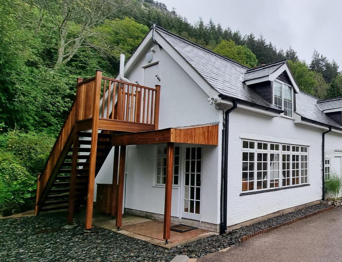 Modern And Spacious 2 Bedroom Apartment With Free Parking Llansantffraid Llansantffraid Glyn Ceiriog المظهر الخارجي الصورة